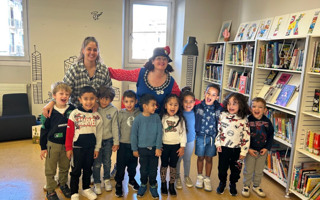 Los niños y niñas de 4-5 años de Educación Infantil han visitado la biblioteca municipal.