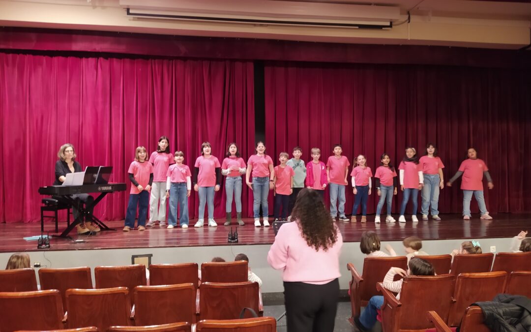 MUSIKA ETA EUSKARA BAT EGINDA IKASTETXEAK KANTARI EKITALDIAN.