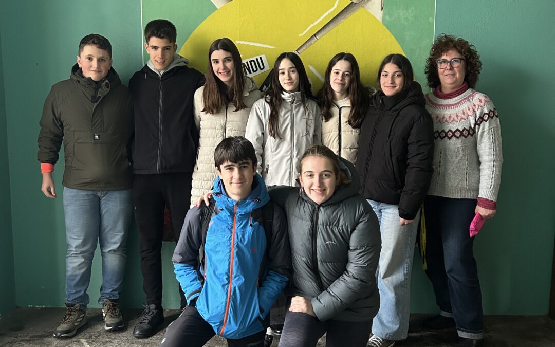 BATXILERGO  DUALEKO  ikasle  taldea  koordinazio  saio  baten  ondoren